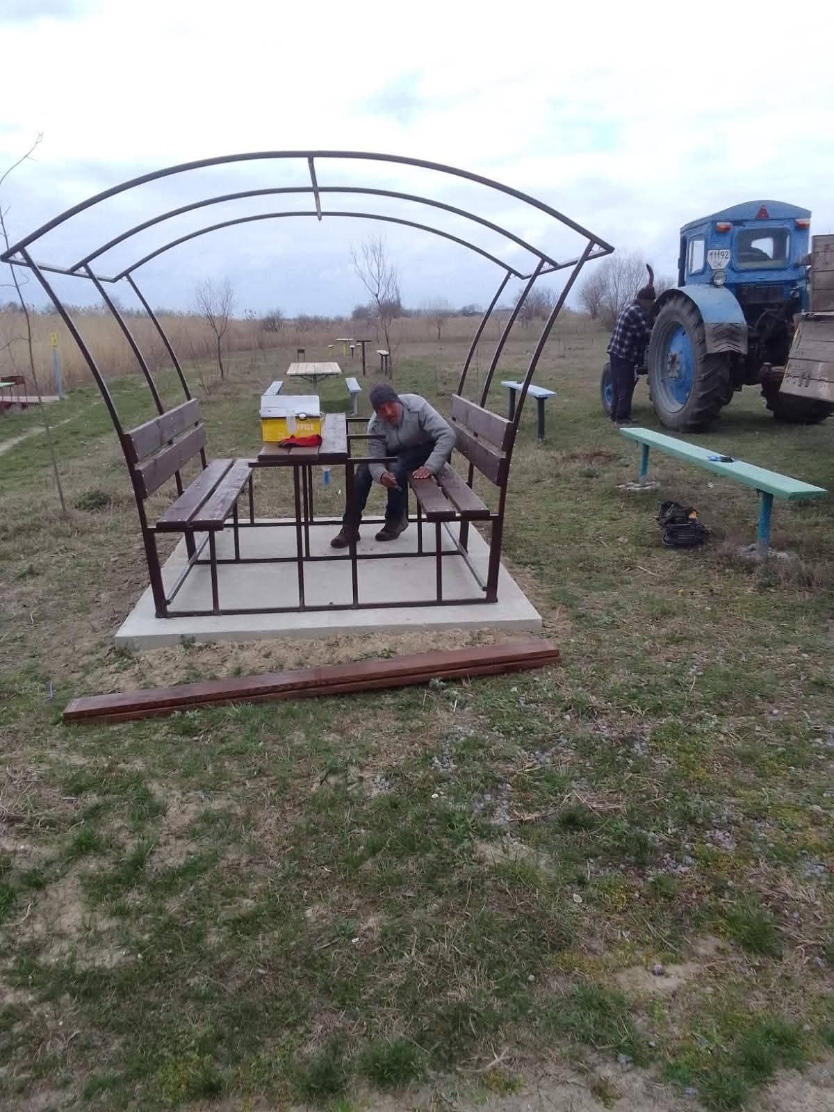 У селі Ізмаїльського району на березі Дунаю встановили нові альтанки