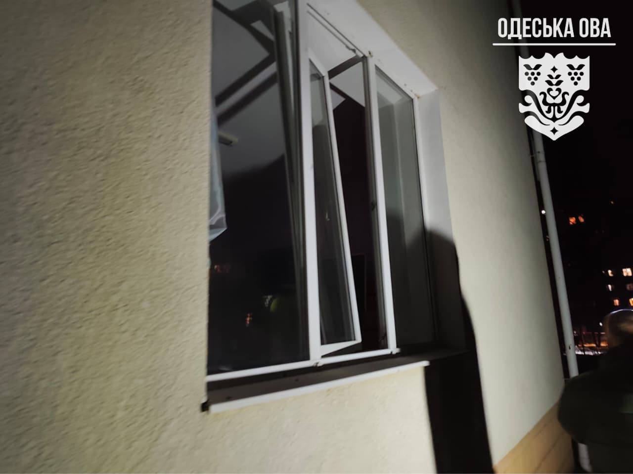 Внаслідок нічної ворожої атаки у Чорноморську пошкоджено дитячий садочок