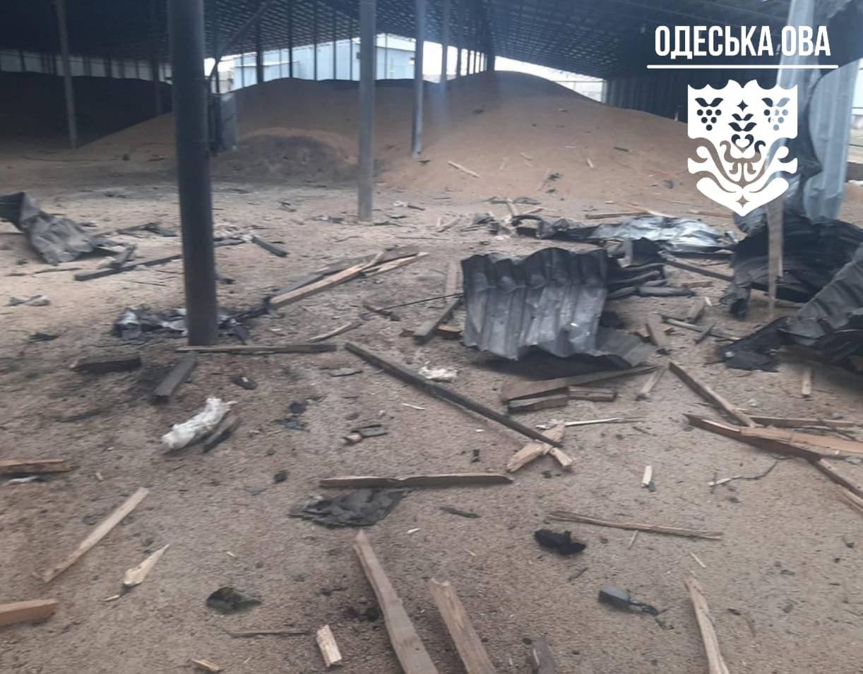 Вдень ворог масовано атакував південь Одещини ударними безпілотниками