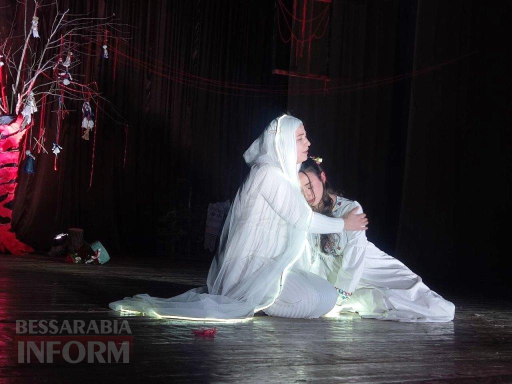 У Болграді відбулася прем’єра, яка змусила зал не дихати: «Чорна квітка» розквітла на сцені