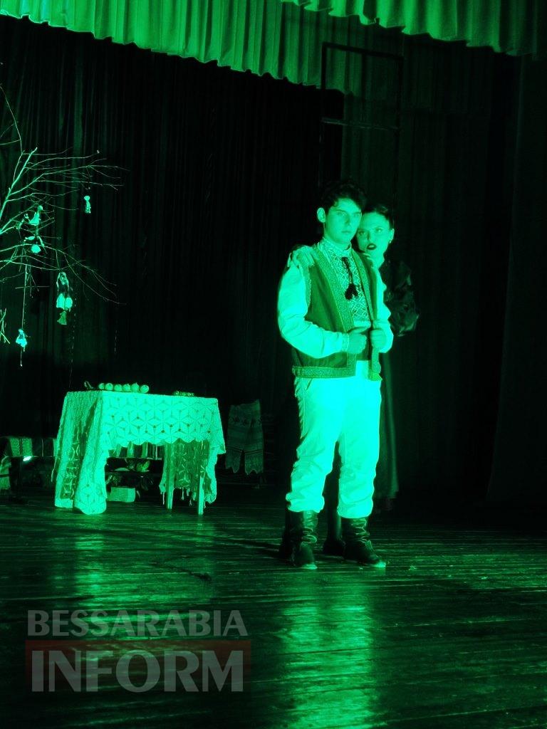 У Болграді відбулася прем’єра, яка змусила зал не дихати: «Чорна квітка» розквітла на сцені