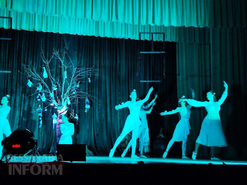 У Болграді відбулася прем’єра, яка змусила зал не дихати: «Чорна квітка» розквітла на сцені