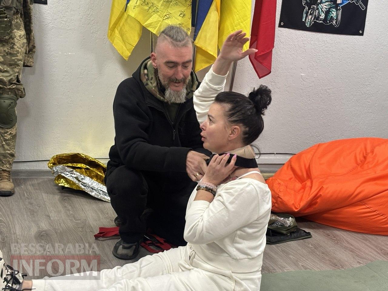 Знання, що рятують: військові медики провели вишкіл для ізмаїльських волонтерів