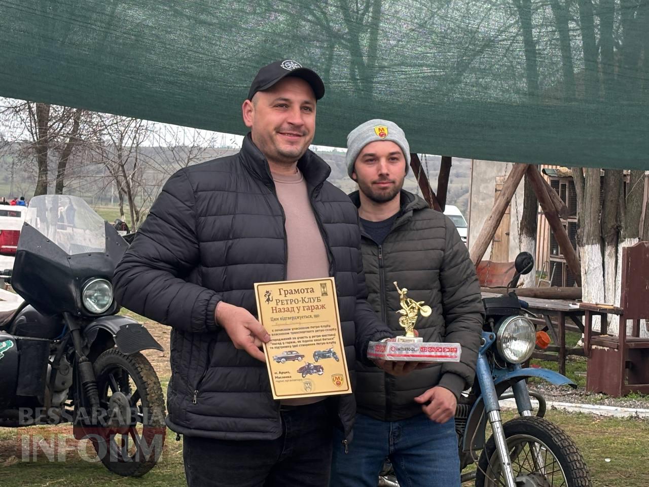 Ретро-техніка, силачі та частування: на Арцизькому кінному дворі пройшов масштабний ярмарок