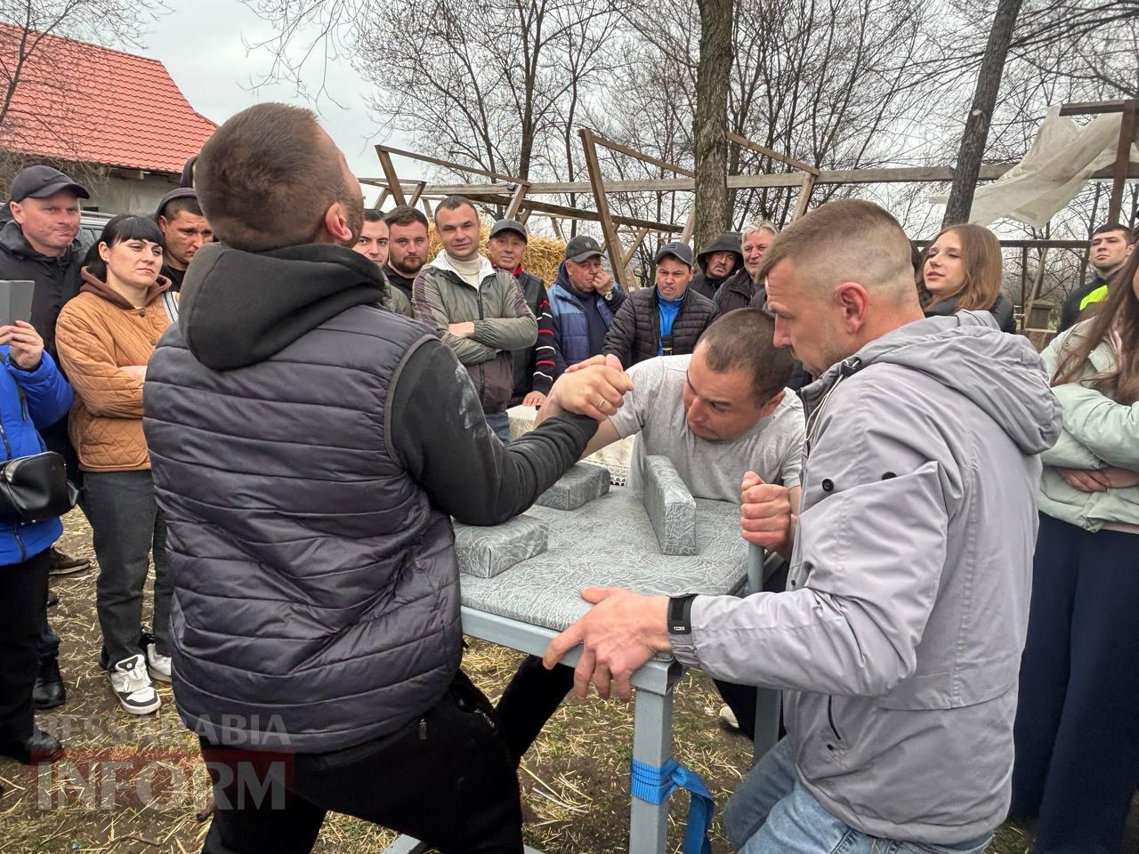 Ретро-техніка, силачі та частування: на Арцизькому кінному дворі пройшов масштабний ярмарок