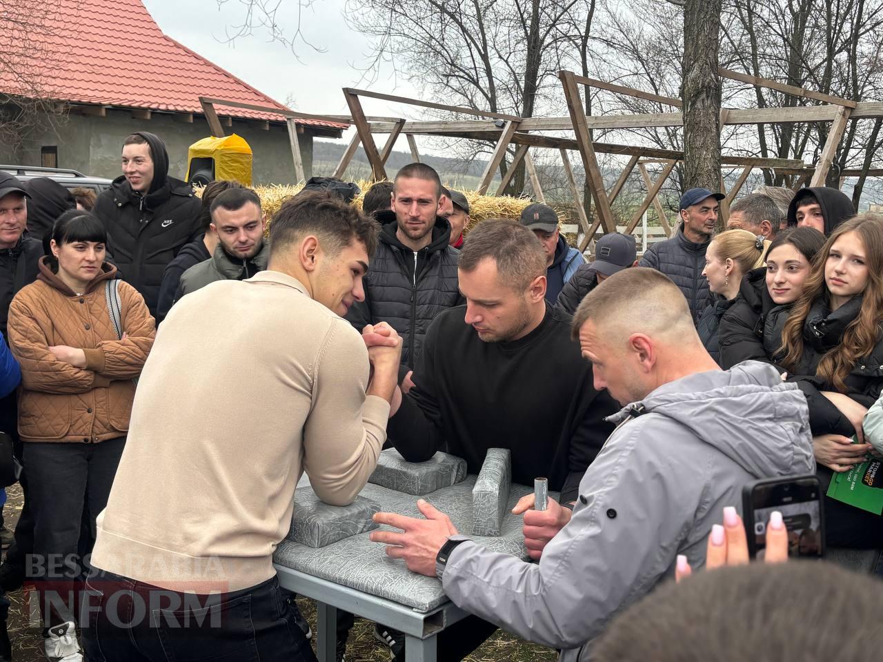 Ретро-техніка, силачі та частування: на Арцизькому кінному дворі пройшов масштабний ярмарок