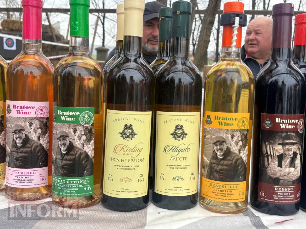 Ретро-техніка, силачі та частування: на Арцизькому кінному дворі пройшов масштабний ярмарок