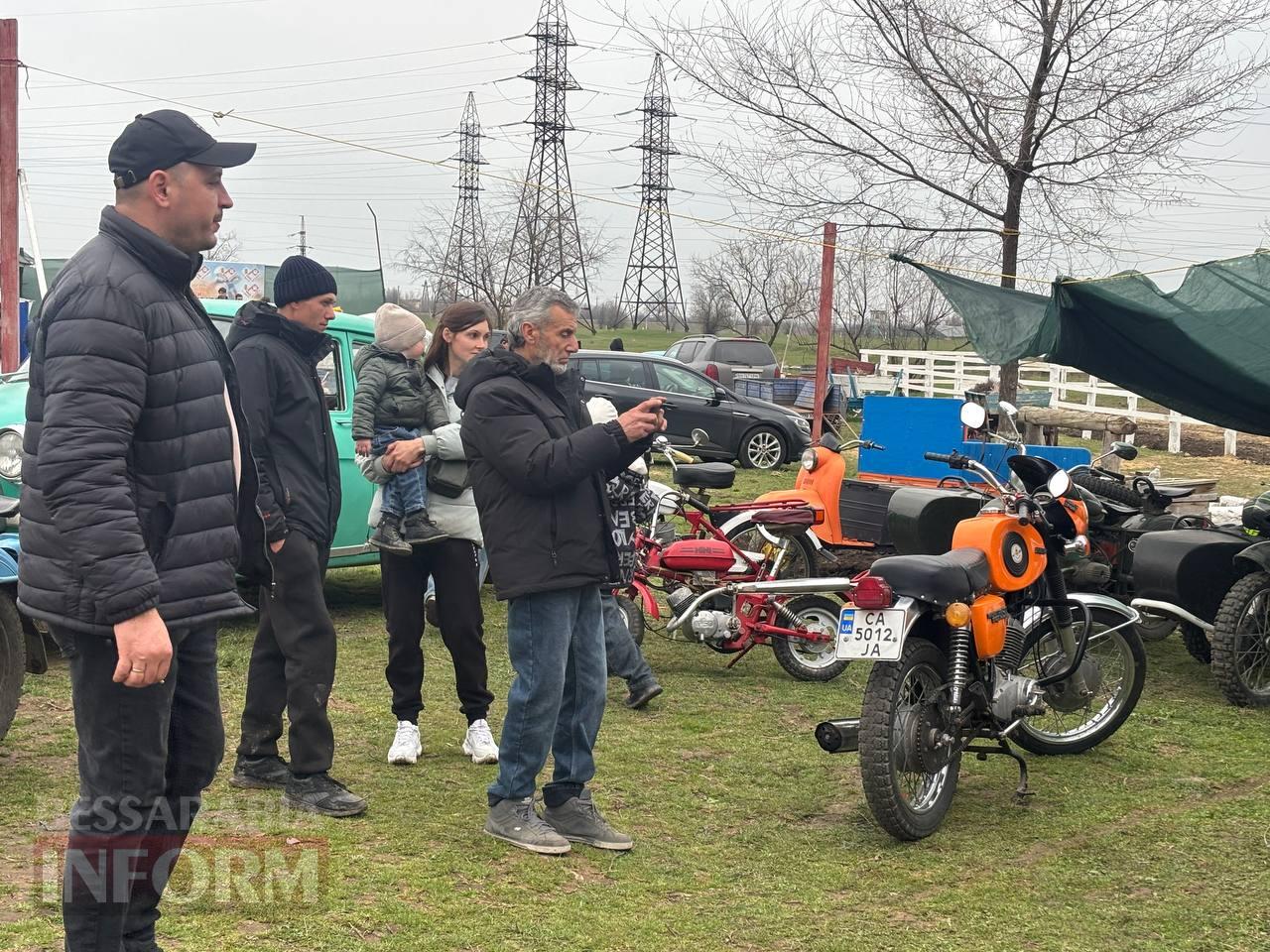 Ретро-техніка, силачі та частування: на Арцизькому кінному дворі пройшов масштабний ярмарок