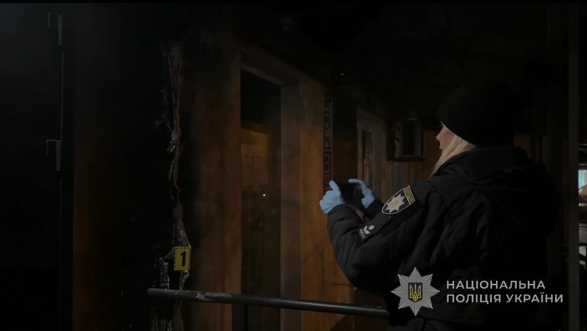 Підпалив поштове відділення та автомобіль сусіда: на лаву підсудних відправлено мешканця Одещини