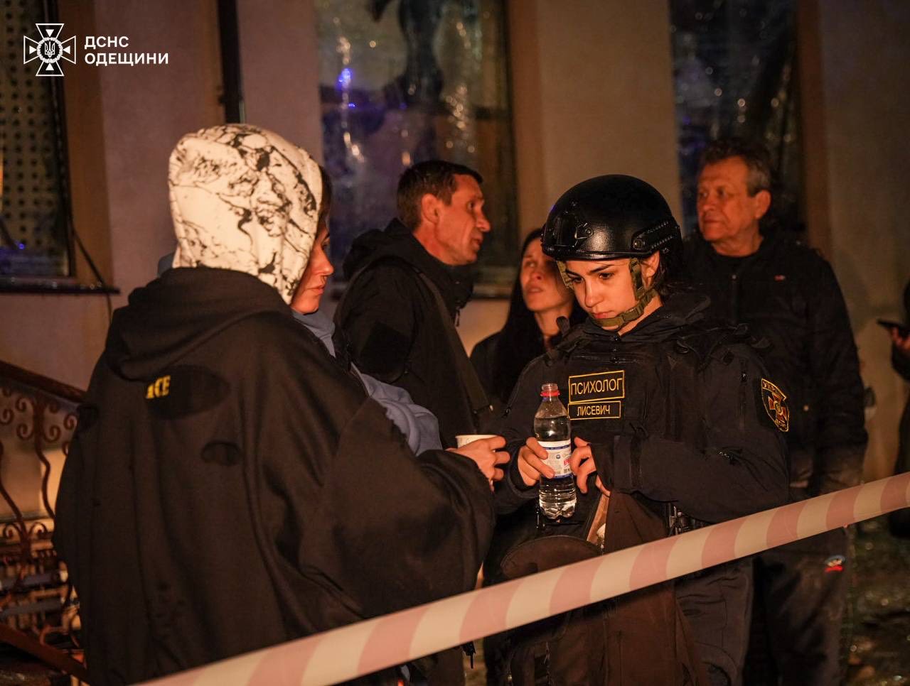 В Одесі ворог вдарив по житловому масиву: багато руйнувань та троє постраждалих