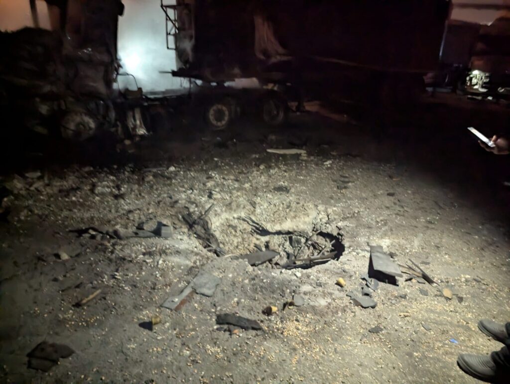 Черговий обстріл портів Одещини: пошкоджено торговельне судно та енергооб'єкт