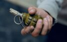 Розлютився на укус собаки: на Болградщині п’яний військовий кинув у двір односелиці бойову гранату