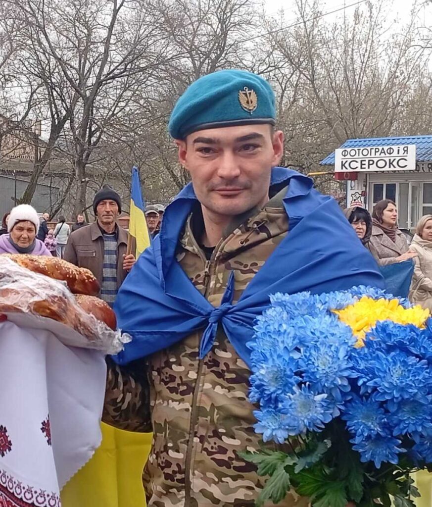 У Бессарабському зустріли Героя, який повернувся додому після майже чотирьох років полону