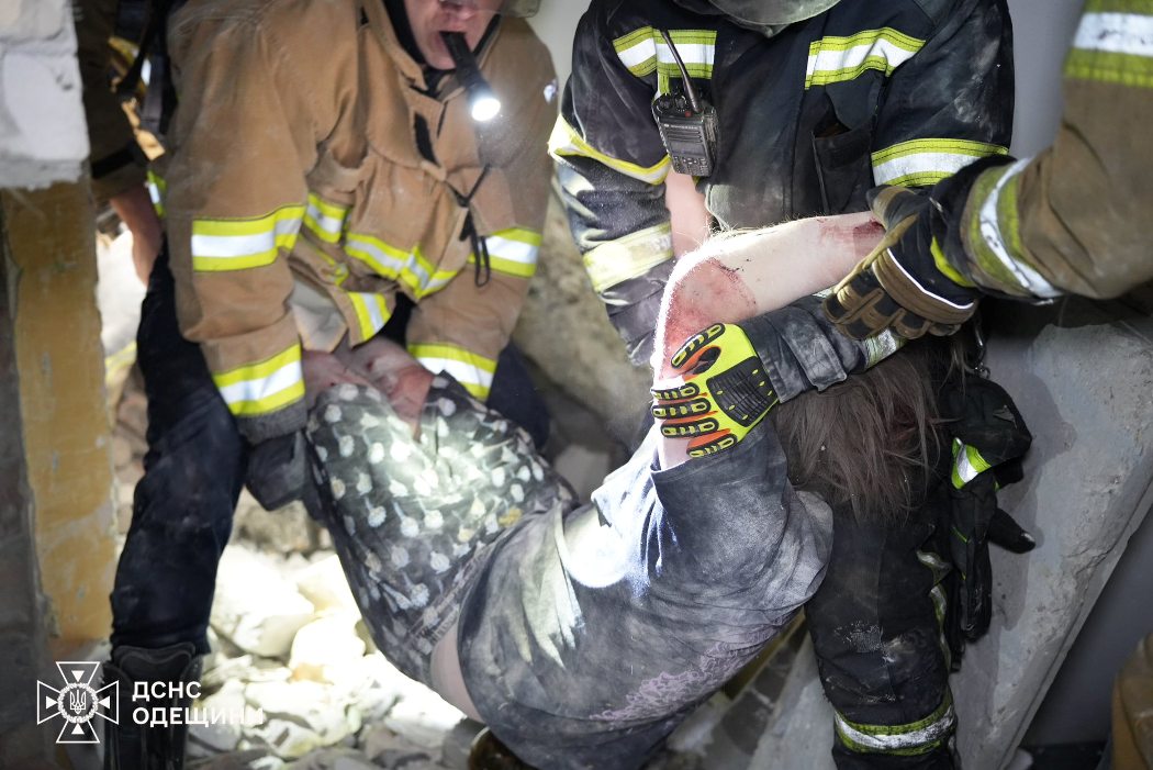 Нічна атака в Одесі забрала життя матері з дворічною дитиною та ще однієї жінки