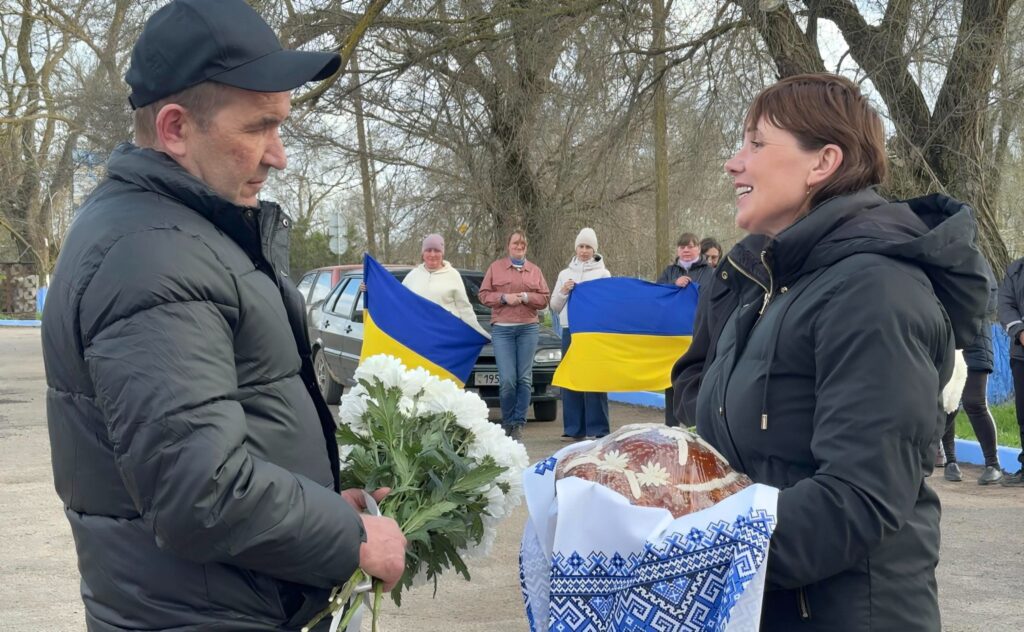 Майже два роки неволі позаду: Лиманська громада зустріла свого Героя Олексія Бєлінського