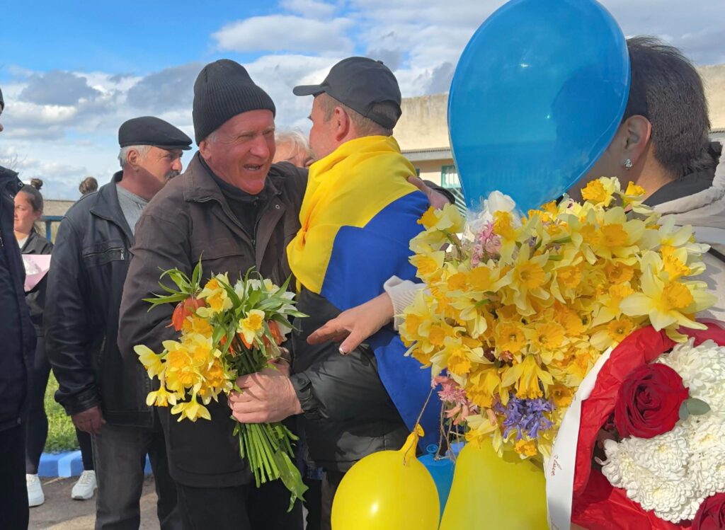 Майже два роки неволі позаду: Лиманська громада зустріла свого Героя Олексія Бєлінського