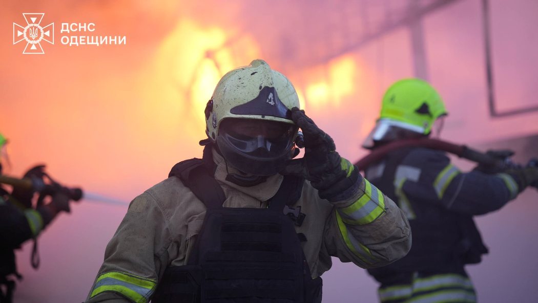 Вночі ворог атакував два об'єкта енергетики у Вилківській громаді та порт в Одесі