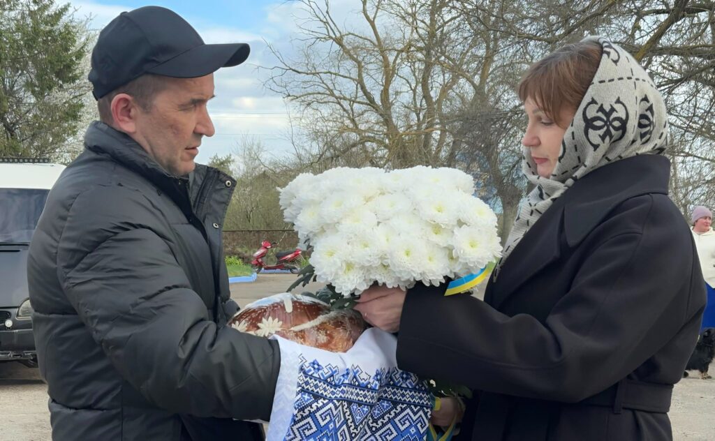 Майже два роки неволі позаду: Лиманська громада зустріла свого Героя Олексія Бєлінського