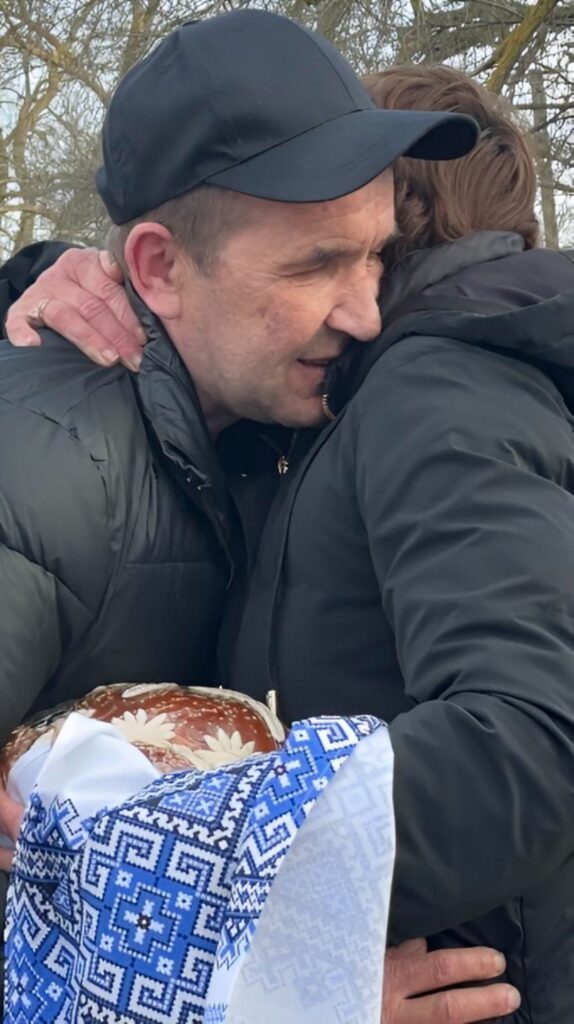 Майже два роки неволі позаду: Лиманська громада зустріла свого Героя Олексія Бєлінського