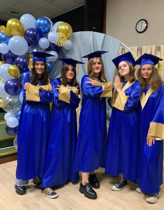 У місті Вилкове подружжя прийняло в свою родину сімох дітей, які вважають опікунів справжніми батьками