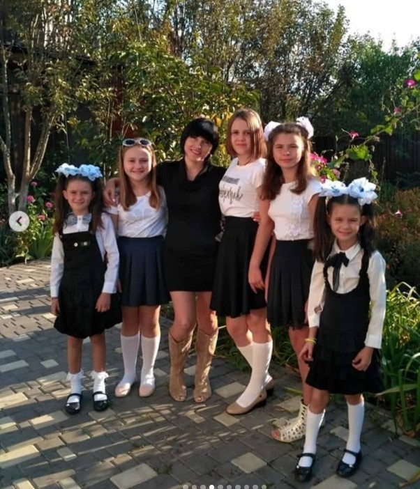 У місті Вилкове подружжя прийняло в свою родину сімох дітей, які вважають опікунів справжніми батьками