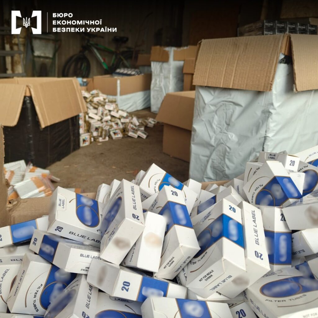 "Товар" на понад 1,6 мільйона гривень: у Шабо ліквідували канал збуту нелегального алкоголю та цигарок
