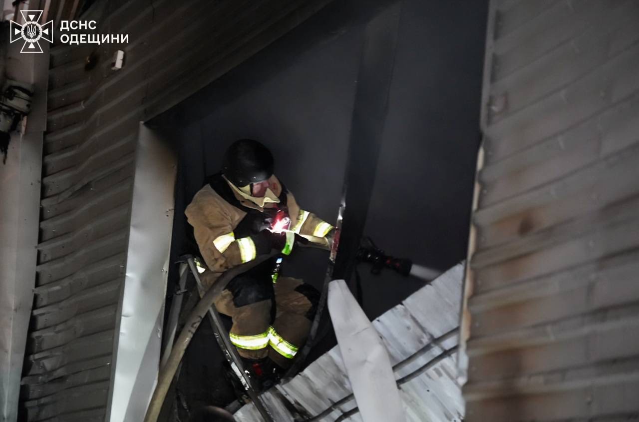 В ніч проти 16 квітня Одеса пережила кілька хвиль змішаних ракетно-дронових ударів, наразі відомо про вісьмох загиблих