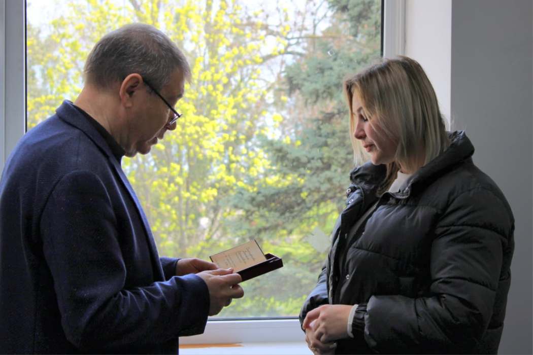 Рідним полеглих у війні Героїв з Білгород-Дністровського району передали їхні посмертні нагороди