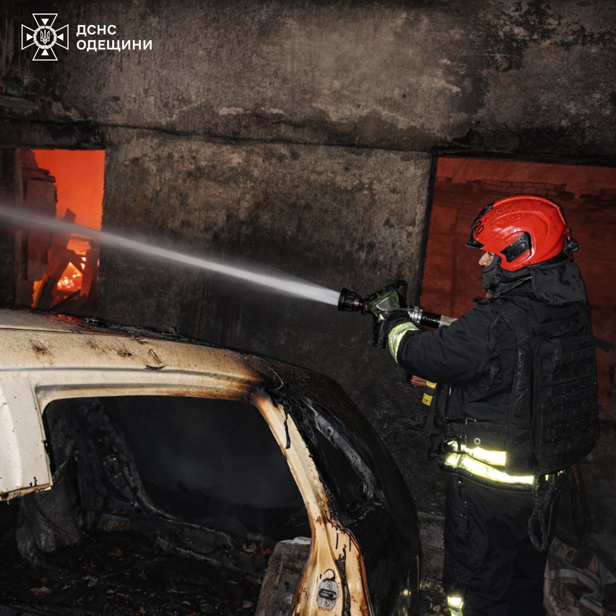 Ворог масовано атакував цивільні та портові об’єкти Ізмаїла: постраждали будинки в сусідньому селі