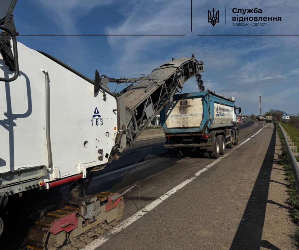 На основних трасах Одещини долають "наслідки" зими