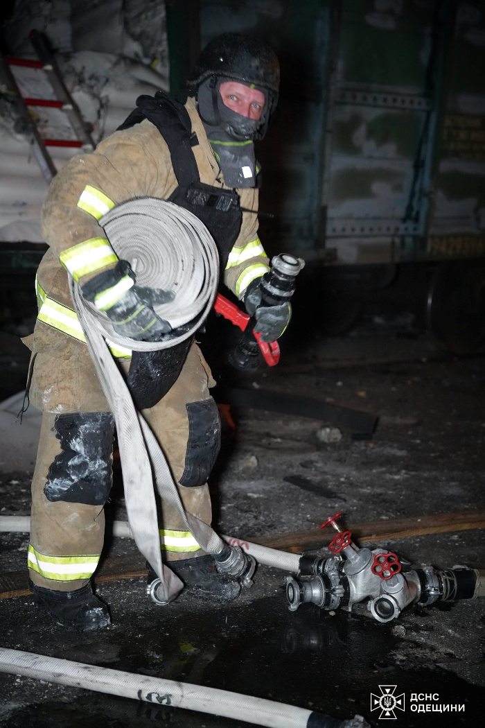 Цієї ночі росіяни вчергове масовано атакували портову інфраструктуру Одеської області