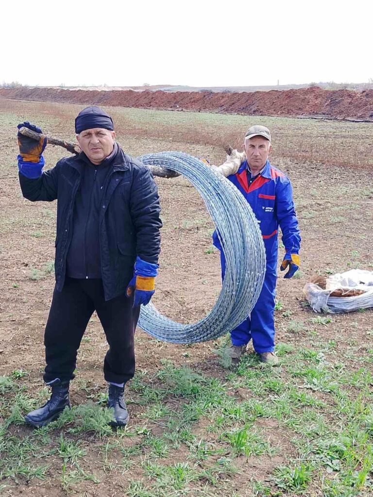 Комунальники з Арциза допомагають укріплювати оборону у Краматорську