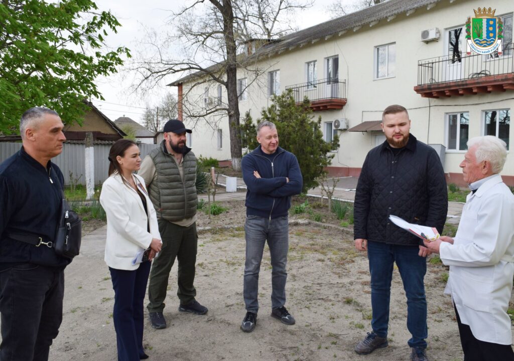 З Нідерландів — до Української Венеції: Вилківська лікарня отримала автомобіль "швидкої"