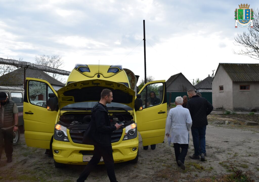 З Нідерландів — до Української Венеції: Вилківська лікарня отримала автомобіль "швидкої"