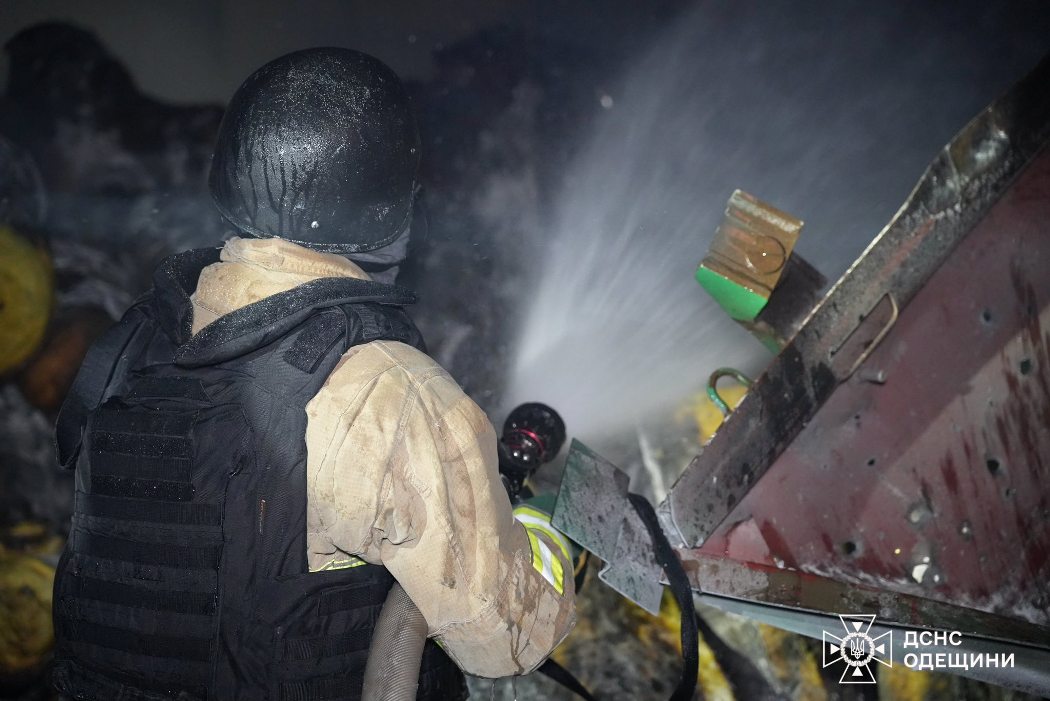 Цієї ночі росіяни вчергове масовано атакували портову інфраструктуру Одеської області