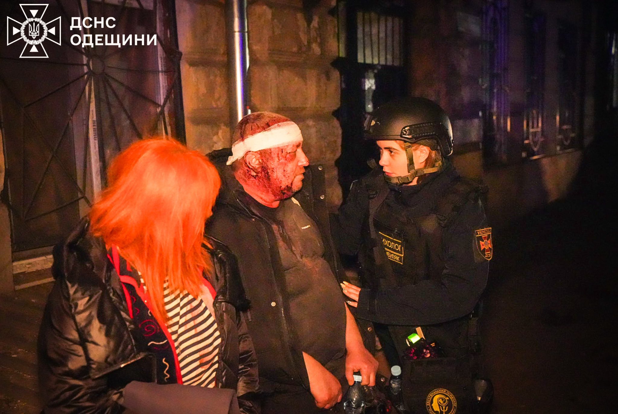 Масована атака ворога на Одесу: загинуло літнє подружжя, уражено іноземне судно