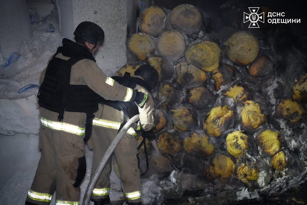 Цієї ночі росіяни вчергове масовано атакували портову інфраструктуру Одеської області