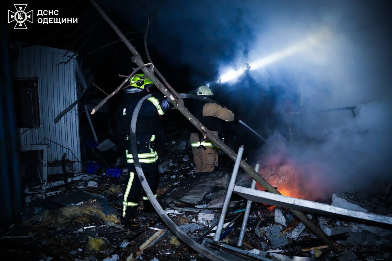 Атака БпЛА на Одещину: під ударом порт, промисловість та житловий сектор