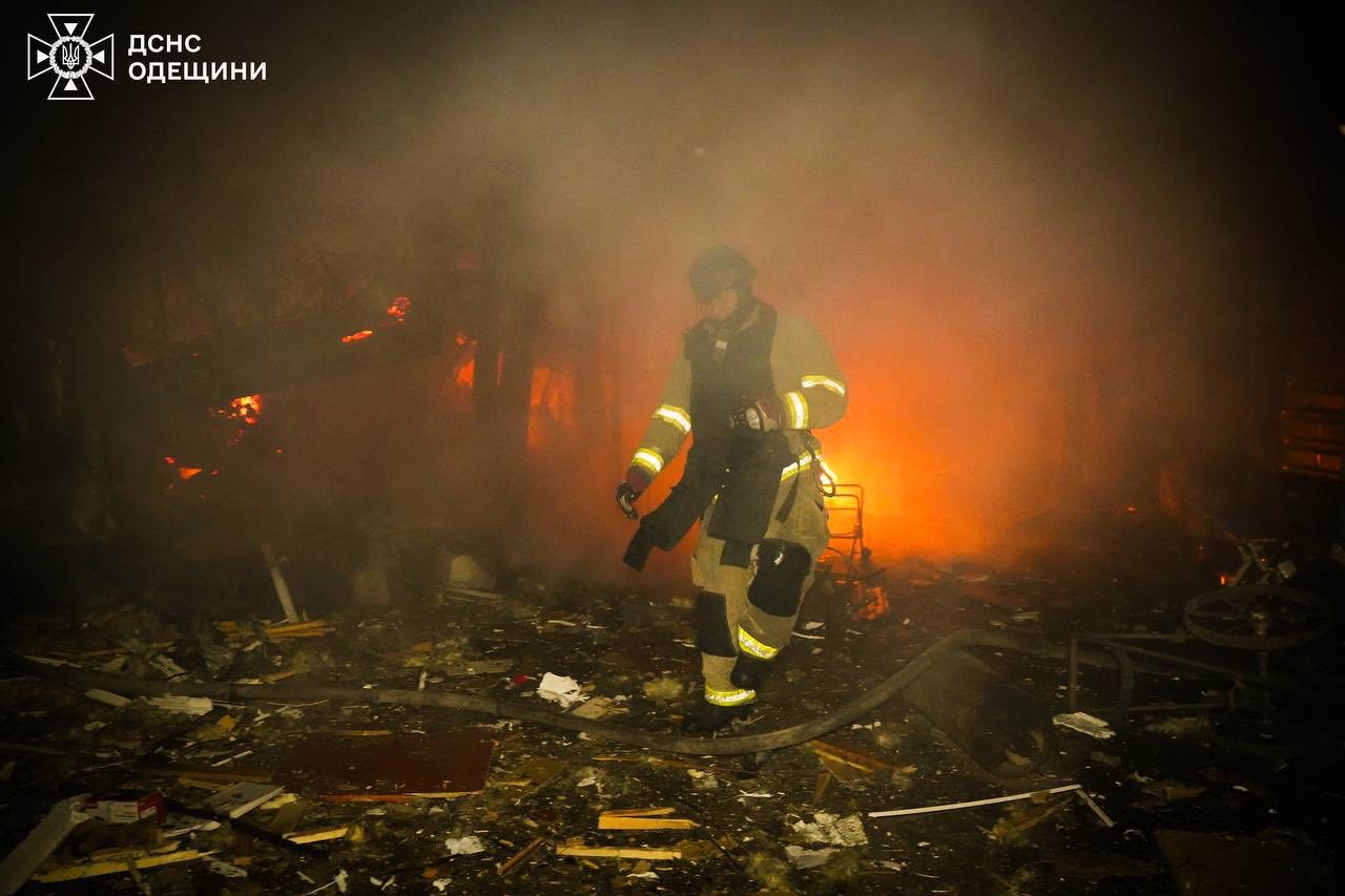 Атака БпЛА на Одещину: під ударом порт, промисловість та житловий сектор