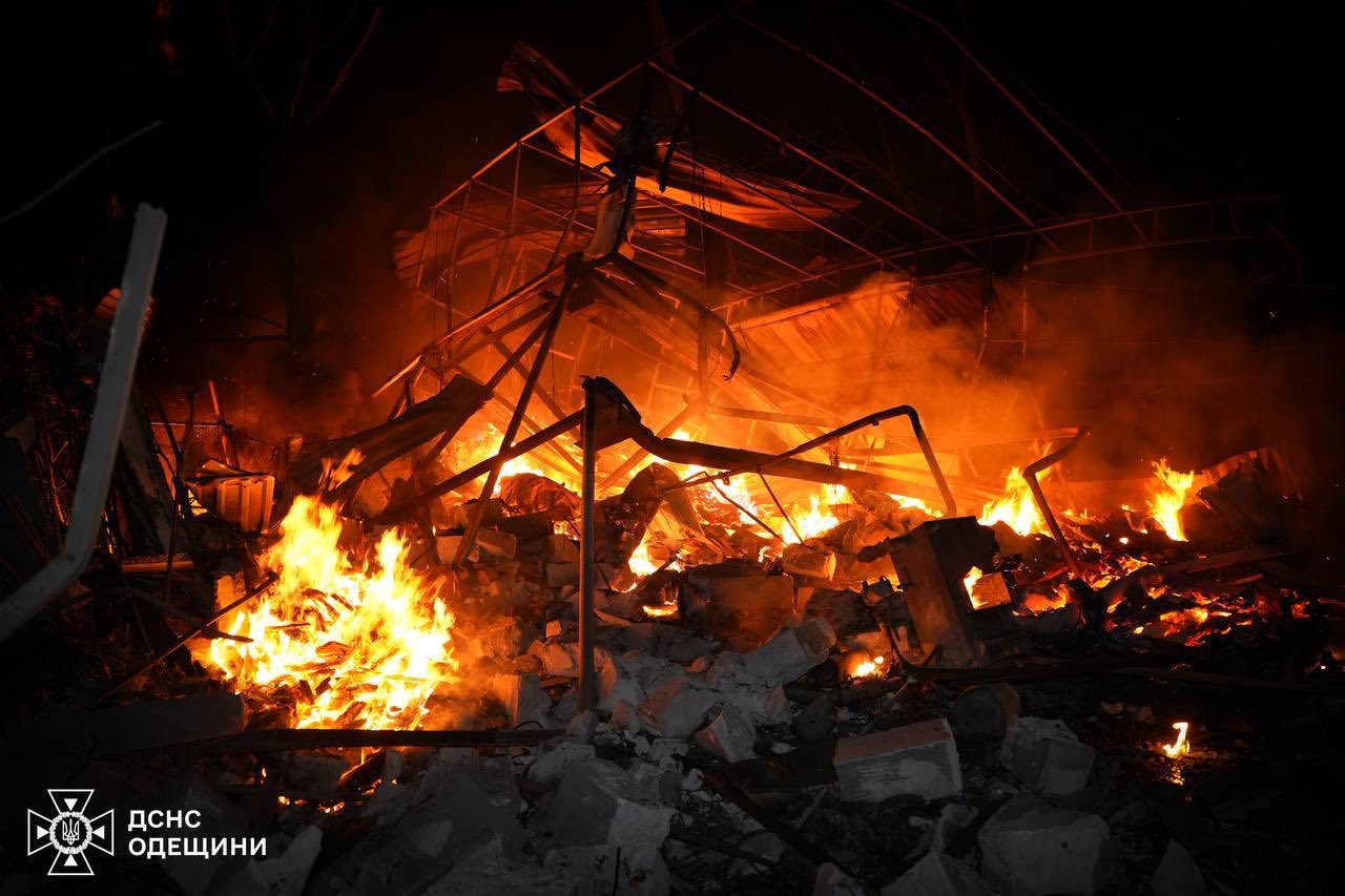 Атака БпЛА на Одещину: під ударом порт, промисловість та житловий сектор