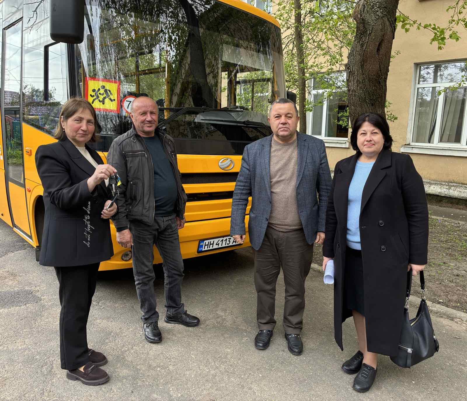 Ліцей Бессарабської громади отримав новий шкільний автобус