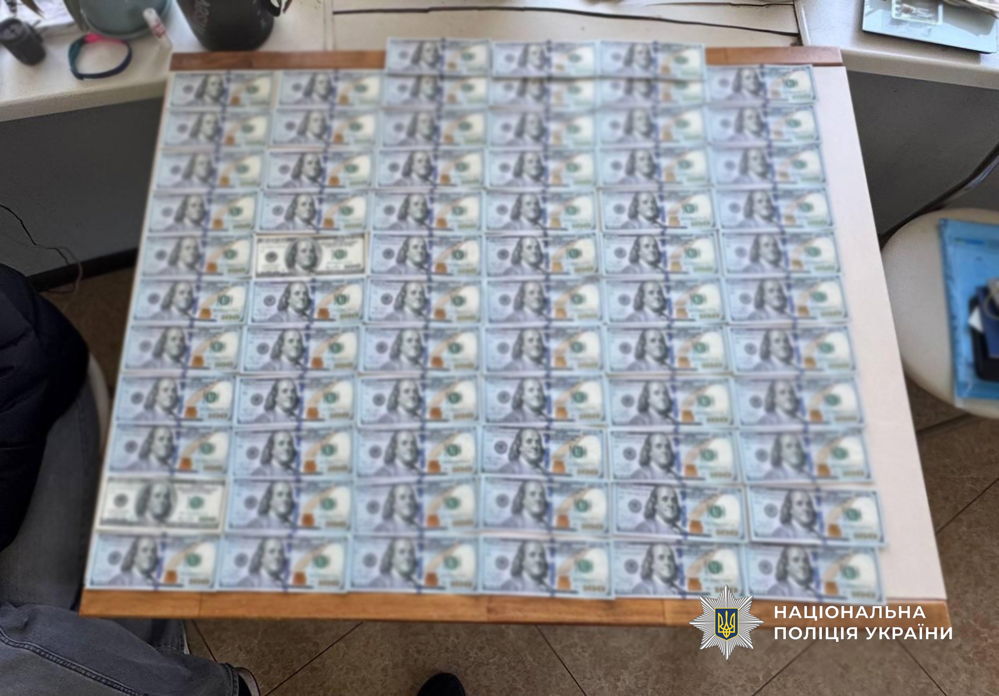 Поліцейські Одещини затримали групу наркоділків, у яких вилучили канабісу на сотні тисяч гривень