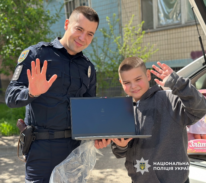 Правоохоронці розповіли щемливу історію 9-річного одесита, який через російську атаку втратив маму і дім