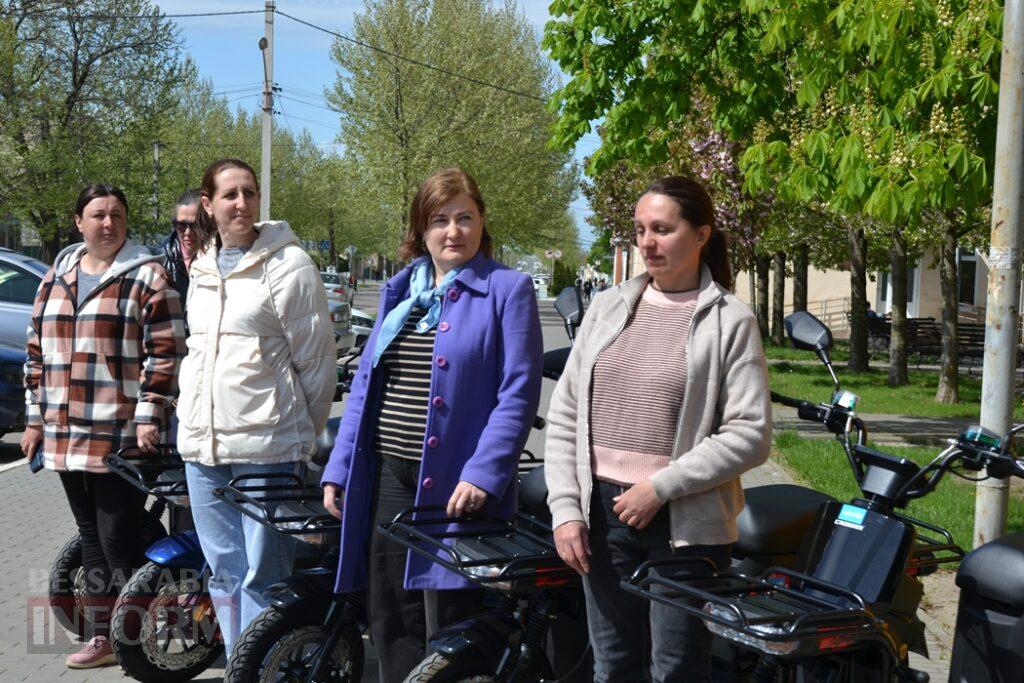 Соціальні працівники Кілійської громади отримали електроскутери