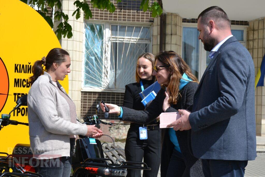 Соціальні працівники Кілійської громади отримали електроскутери