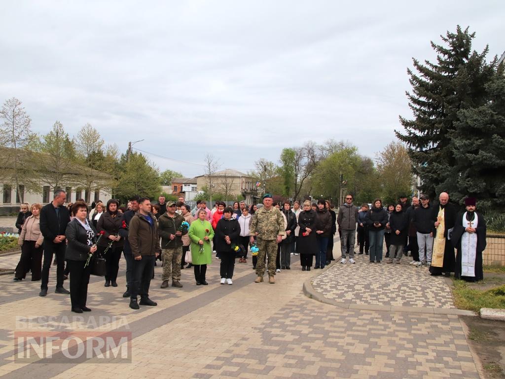 Квітень забрав їх життя: у Болграді вперше провели меморіальний захід «Дзвін пам’яті» за загиблими захисниками