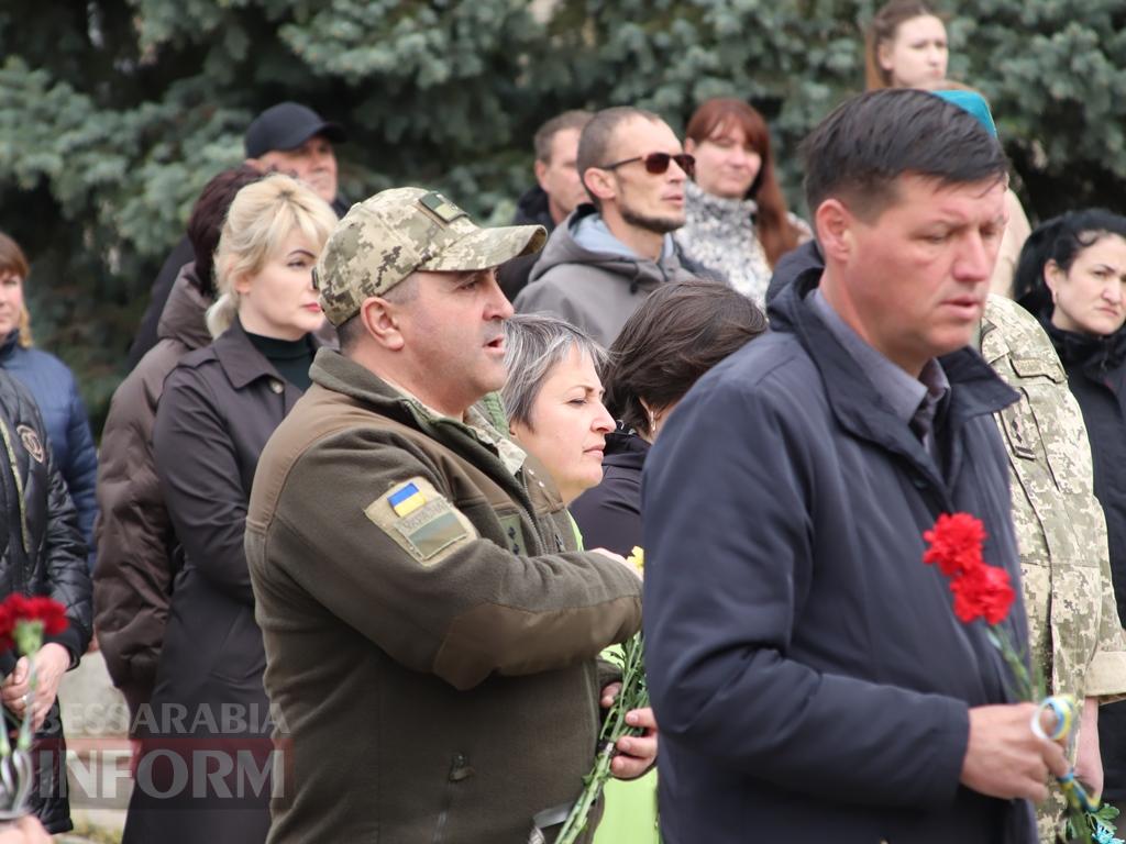 Квітень забрав їх життя: у Болграді вперше провели меморіальний захід «Дзвін пам’яті» за загиблими захисниками