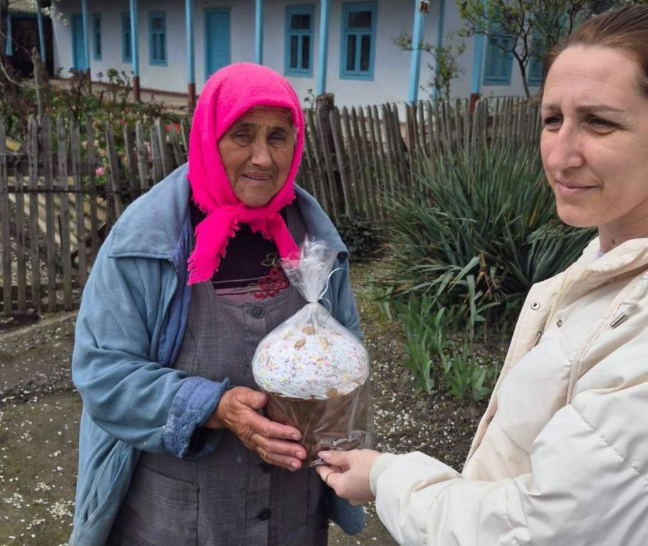 У Кілійській громаді Фонд "Добра та Любові" привітав родини військовослужбовців з Великоднем