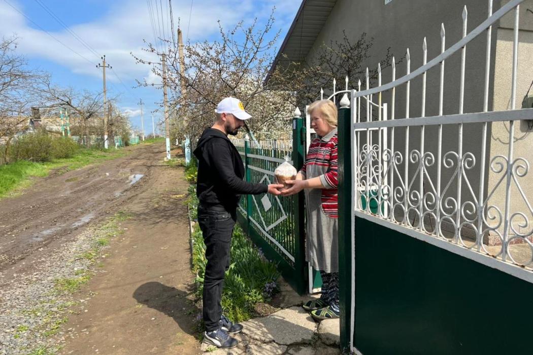 У Кілійській громаді Фонд "Добра та Любові" привітав родини військовослужбовців з Великоднем