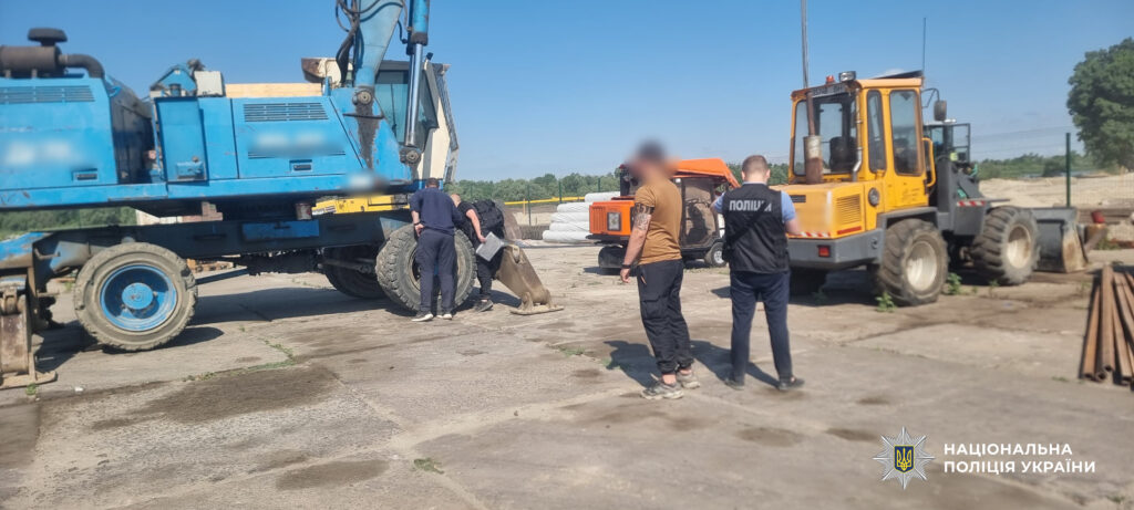 Організатори незаконного будівництва та видобутку піску у Вилковому постануть перед судом